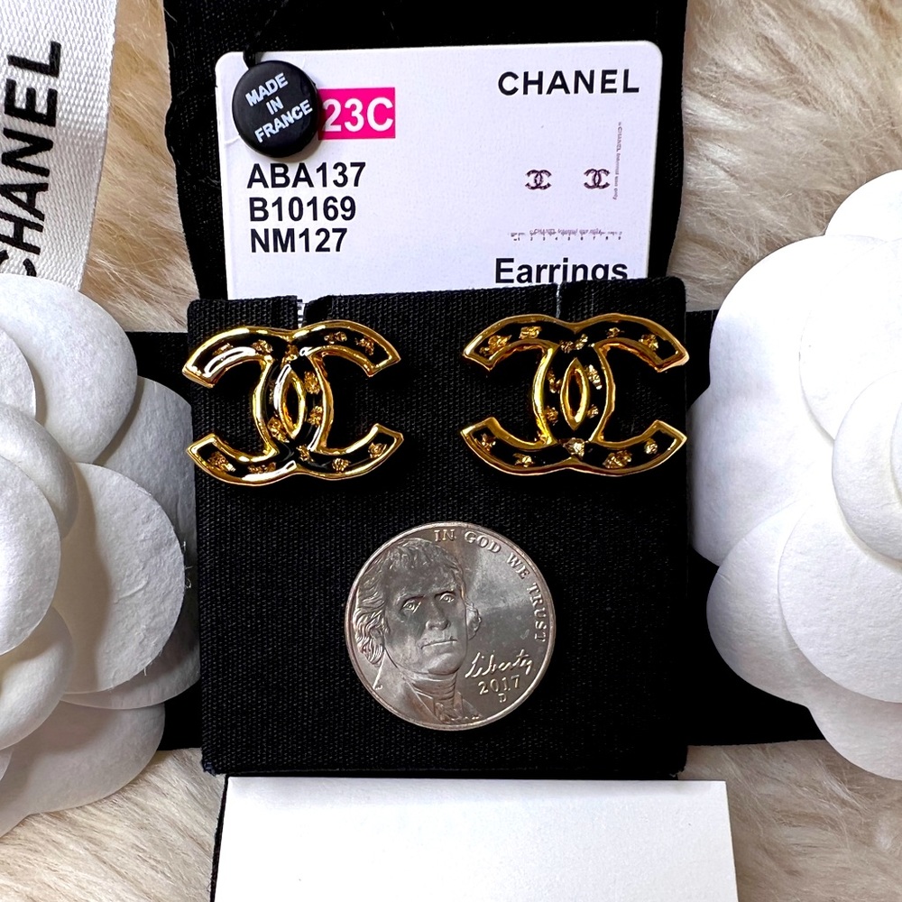 NEW 23C Chanel Black CC Stud Earrings Gold Hardware